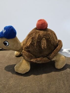 Culver's Sundae Turtle Restaurant Promo Plush Brown Shell Blue Hat